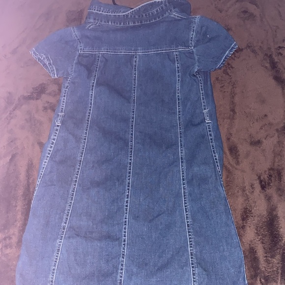 Cute button up - Picture 3 of 4